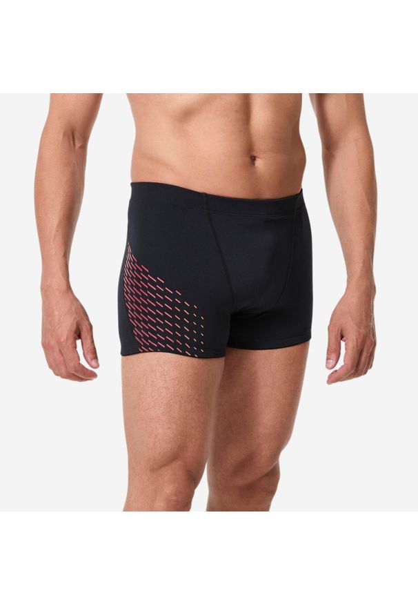 Bokserki pływackie męskie Decathlon Fiti. Kolor: czarny, czerwony, wielokolorowy. Materiał: poliester, materiał. Długość: długie