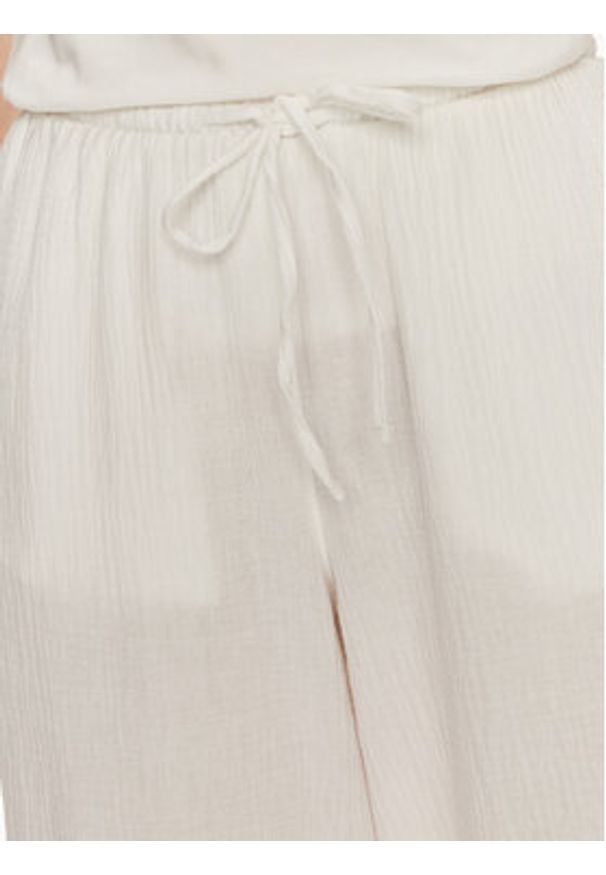 Gina Tricot Spodnie materiałowe 22655 Biały Wide Leg. Kolor: biały. Materiał: bawełna