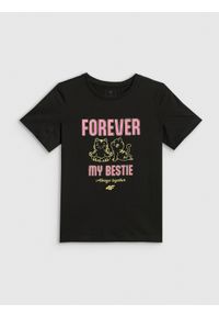 4f - 4F T-shirt regular z nadrukiem dziewczęcy - czarny 140 (9-10 lat). Okazja: na co dzień. Kolor: czarny. Materiał: materiał, bawełna, dzianina. Wzór: nadruk. Sezon: lato. Styl: casual #1