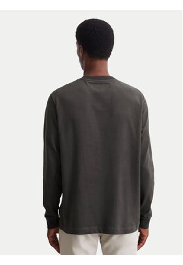 Marc O'Polo Longsleeve 429 2042 52184 Szary Regular Fit. Typ kołnierza: polo. Kolor: szary. Materiał: bawełna. Długość rękawa: długi rękaw