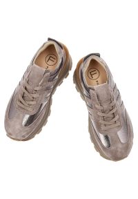 Beżowe Sneakersy Filippo Stylowe Obuwie Damskie. Okazja: na spacer. Zapięcie: sznurówki. Kolor: beżowy. Materiał: zamsz, guma. Szerokość cholewki: normalna. Obcas: na platformie. Sport: turystyka piesza #3