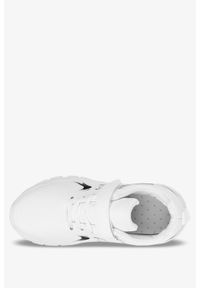 Casu - Białe buty sportowe na rzep casu 23-10-21-m. Zapięcie: rzepy. Kolor: biały