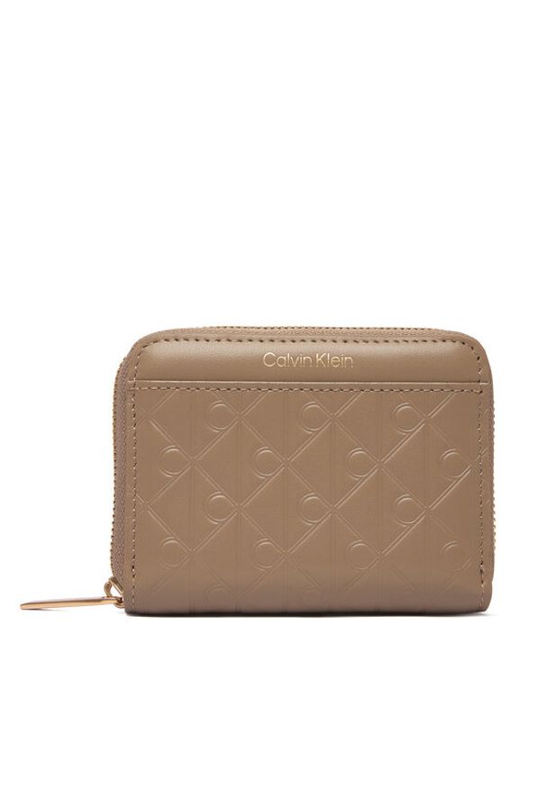Calvin Klein Portfel Emblem Aop Embossed Zip Around LV04F1081G Beżowy. Kolor: beżowy. Materiał: skóra