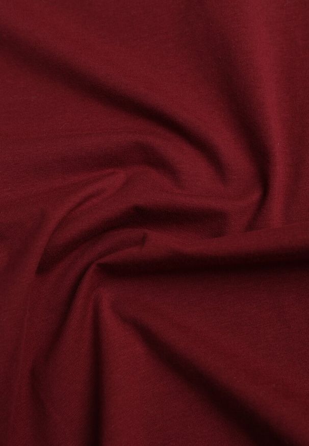 Renee - Bordowy T-shirt z Bawełny z Okrągłym Dekoltem Nedima. Okazja: na co dzień. Kolor: czerwony. Materiał: bawełna. Styl: casual, klasyczny