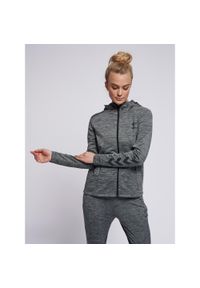 Bluza fitness damska Hummel zip Selby. Typ kołnierza: kaptur. Kolor: wielokolorowy, czarny, szary. Materiał: jersey, poliester, materiał. Sport: fitness