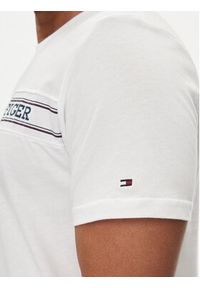 TOMMY HILFIGER - Tommy Hilfiger T-Shirt UM0UM03196 Biały Regular Fit. Kolor: biały. Materiał: bawełna