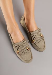 Renee - Zielone Mokasyny z Koralikami Kokardą i Frędzlami Nahda. Okazja: na co dzień. Kolor: zielony. Materiał: jeans. Styl: casual, street #8