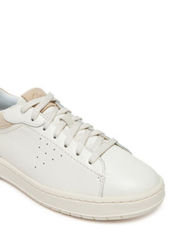 Clarks Sneakersy Courtlite2 Run 26181325 Biały. Kolor: biały. Materiał: skóra. Sport: bieganie