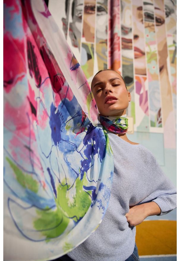 MOODO - Wzorzysty szal niebieski. Kolor: niebieski. Materiał: poliester