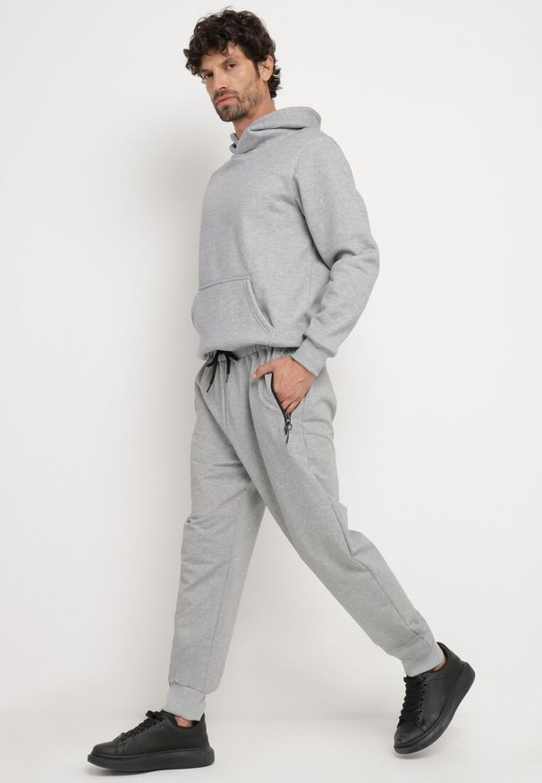 Born2be - Szare Spodnie Dresowe z Elastyczną Gumką w Pasie Hanorelle. Okazja: na co dzień. Kolor: szary. Materiał: dresówka. Styl: klasyczny, elegancki, casual