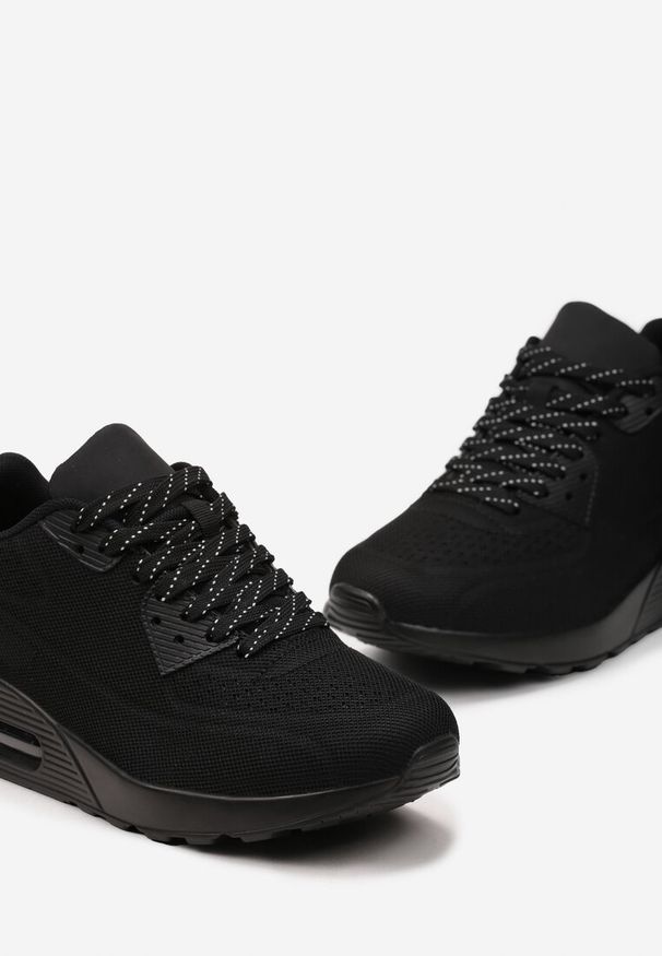 Renee - Czarne Sznurowane Sneakersy na Air Podeszwie Azorilda. Nosek buta: okrągły. Zapięcie: sznurówki. Kolor: czarny. Materiał: materiał. Obcas: na obcasie. Wysokość obcasa: niski