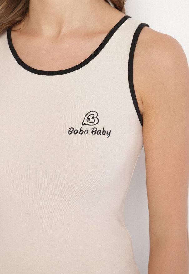 Born2be - Jasnobeżowy Wiskozowy Top Ozdobiony Nadrukiem Amovara. Okazja: na co dzień. Kolor: beżowy. Materiał: wiskoza. Wzór: aplikacja, nadruk. Styl: casual