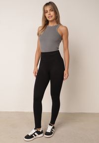 Born2be - Czarne Legginsy z Wysokim Stanem z Modelującymi Wstawkami Onorata. Okazja: na co dzień. Stan: podwyższony. Kolor: czarny. Materiał: prążkowany. Długość: krótkie. Styl: casual #6