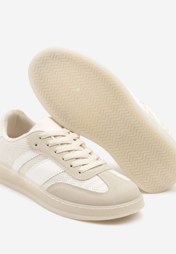 Renee - Beżowe Sneakersy Tenisówki Ozdobione Paskami Amodira. Okazja: na co dzień. Zapięcie: pasek. Kolor: beżowy. Materiał: jeans. Wzór: aplikacja