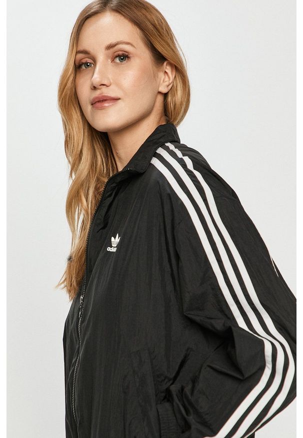 adidas Originals - Kurtka GN2928. Okazja: na co dzień. Kolor: czarny. Materiał: tkanina. Wzór: gładki. Styl: casual