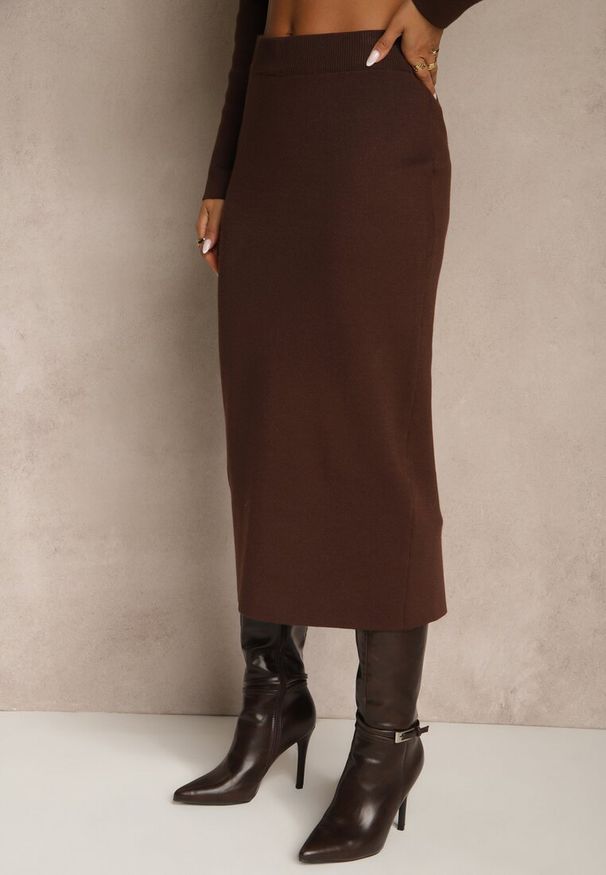 Renee - Brązowy Elegancki Komplet Garniturowy z Wiskozą Taliowana Marynarka i Spódnica Zaite. Kolor: brązowy. Materiał: wiskoza. Wzór: aplikacja