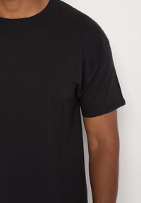 Born2be - Czarna Bawełniana Koszulka T-shirt w Stylu Basic Malorisa. Okazja: na co dzień. Kolor: czarny. Materiał: bawełna. Styl: klasyczny, casual, elegancki