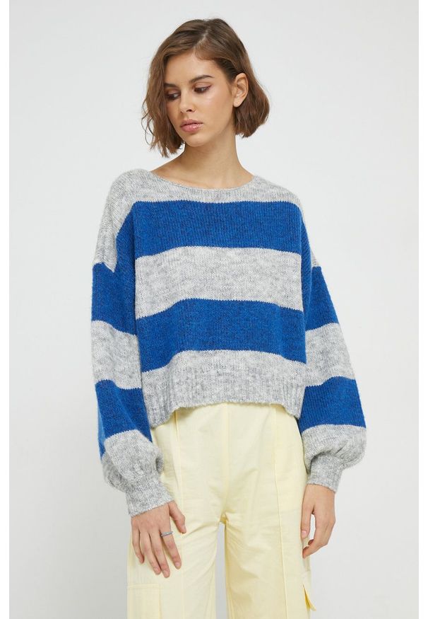 only - Only sweter damski. Kolor: niebieski. Materiał: poliester, dzianina