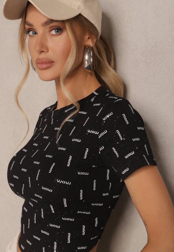 Renee - Czarny T-shirt z Bawełny Ozdobiony Brokatem Olindara. Okazja: na co dzień. Kolor: czarny. Materiał: bawełna. Wzór: aplikacja. Styl: casual