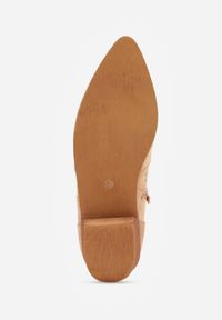 Renee - Ciemnobeżowe Botki Kowbojki Vices na Słupku z Ażurową Cholewką Selahra. Okazja: na co dzień. Kolor: beżowy. Materiał: jeans, len, koronka. Szerokość cholewki: normalna. Wzór: ażurowy. Obcas: na słupku. Styl: casual. Wysokość obcasa: średni #9