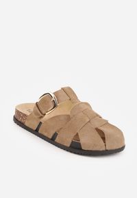 Born2be - Ciemnobeżowe Klapki Mule z Ozdobnymi Wycięciami i Regulowanym Paskiem z Klamerką Aene. Okazja: na co dzień. Kolor: beżowy. Materiał: jeans, zamsz, len. Wzór: haft. Sezon: lato. Styl: boho, wakacyjny, casual #9