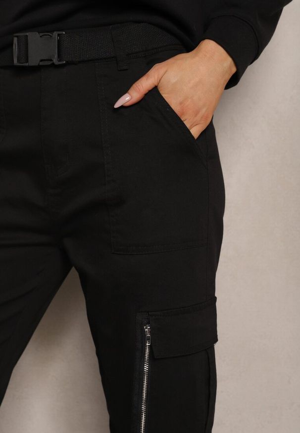 Renee - Czarne Spodnie High Waist z Bawełny o Kroju Bojówek z Gumką na Nogawkach i PaskiemCitia. Stan: podwyższony. Kolor: czarny. Materiał: bawełna. Styl: elegancki