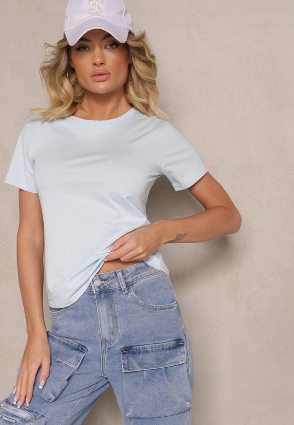 Renee - Jasnoniebieski Casualowy Bawełniany T-shirt Rivali. Okazja: na co dzień. Kolor: niebieski. Materiał: bawełna. Styl: casual