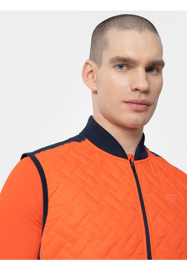 4f - 4F Bezrękawnik do biegania w terenie Primaloft® męski L. Typ kołnierza: kołnierzyk stójkowy. Kolor: pomarańczowy. Materiał: włókno, materiał. Długość rękawa: bez rękawów. Technologia: Primaloft. Długość: długie. Sport: bieganie