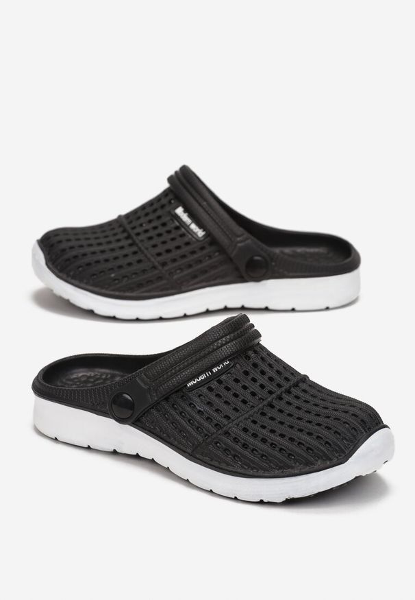 Born2be - Czarno-Białe Klapki Iphiope. Okazja: na co dzień, na plażę, na spacer. Kolor: czarny. Materiał: jeans, guma. Wzór: ażurowy. Sezon: lato. Obcas: na płaskiej podeszwie. Styl: casual, klasyczny