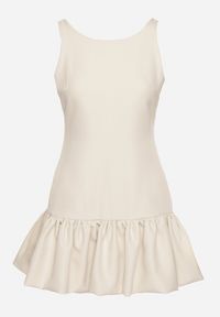 Born2be - Beżowy Taliowany Kombinezon z Falbanką Novenira. Kolor: beżowy. Styl: klasyczny, elegancki #2