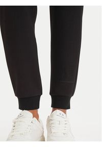 Armani Exchange Spodnie dresowe XW000828 AF13397 UC001 Czarny Regular Fit. Kolor: czarny. Materiał: syntetyk #5