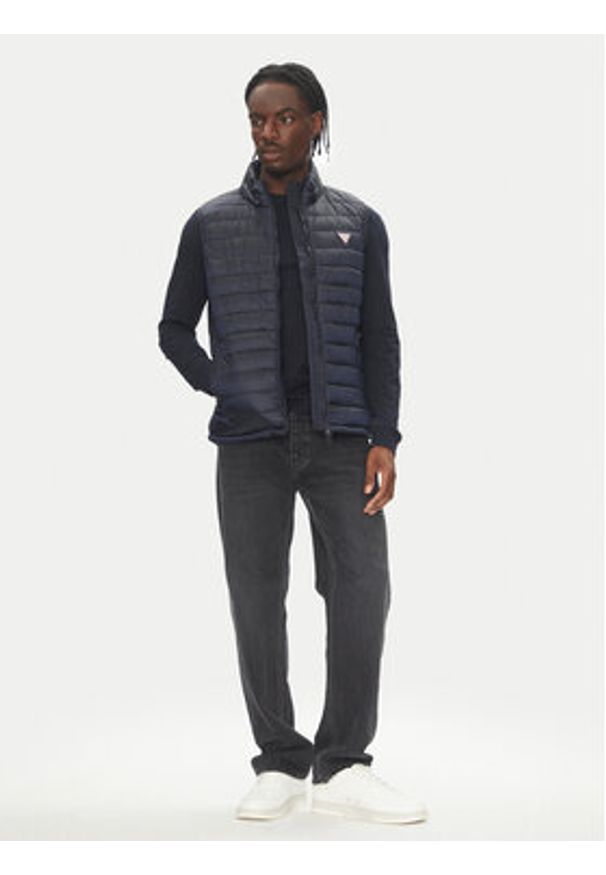 Guess Jeans Bezrękawnik M5RN55 WHAB2 Granatowy Regular Fit. Kolor: niebieski. Materiał: syntetyk. Długość rękawa: bez rękawów