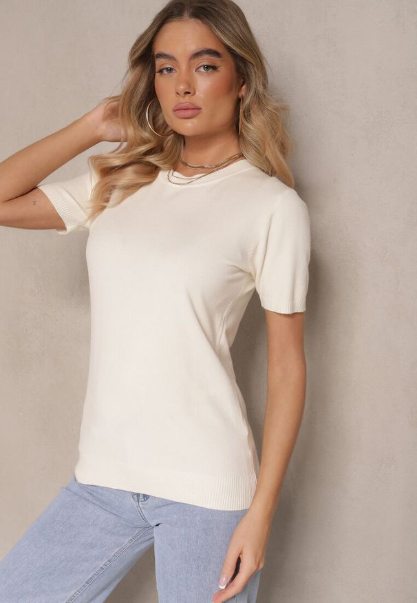 Renee - Jasnobeżowy Sweter Ozdobiony Ściągaczami Sanallia. Okazja: na co dzień. Kolor: beżowy. Materiał: jeans. Wzór: aplikacja. Styl: klasyczny, elegancki, casual
