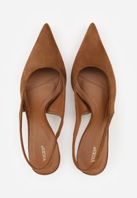 Born2be - Brązowe Czółenka z Odkrytą Piętą VICES na Obcasie Kaczuszka Anatema. Okazja: na co dzień. Kolor: brązowy. Materiał: zamsz, jeans. Obcas: na obcasie. Styl: casual, elegancki. Wysokość obcasa: średni #9