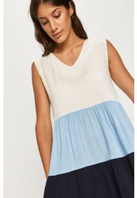 ANSWEAR - Answear - Sukienka Answear Lab. Okazja: na co dzień. Kolor: niebieski. Materiał: tkanina, bawełna. Długość rękawa: na ramiączkach. Wzór: gładki. Typ sukienki: oversize, proste. Styl: wakacyjny. Długość: mini #1