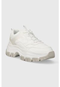 Guess sneakersy BISUN kolor biały FL8BIU FAL12. Nosek buta: okrągły. Zapięcie: sznurówki. Kolor: biały. Obcas: na platformie #2