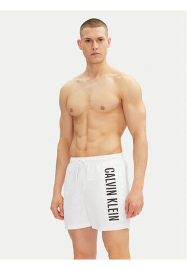 Calvin Klein Swimwear Szorty kąpielowe KM0KM01092 Biały Regular Fit. Kolor: biały. Materiał: syntetyk