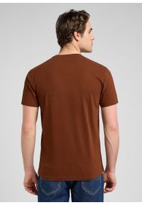 Lee - MESKA KOSZULKA LEE SS PATCH LOGO TEE LUXE BROWN 112370498 #5