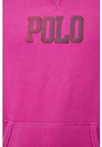 Polo Ralph Lauren bluza męska kolor różowy z kapturem z nadrukiem. Typ kołnierza: polo, kaptur. Kolor: różowy. Materiał: dzianina. Wzór: nadruk