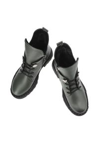 Zielone Botki Artiker Wygodne Obuwie Damskie. Okazja: na co dzień. Kolor: zielony. Materiał: skóra, jeans. Obcas: na obcasie. Styl: casual, elegancki. Wysokość obcasa: średni #3