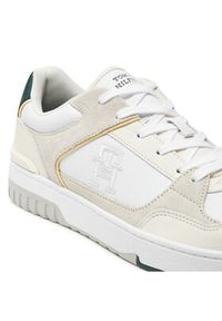 TOMMY HILFIGER - Tommy Hilfiger Sneakersy Th Basket Street Block FM0FM05117 Biały. Kolor: biały. Materiał: skóra