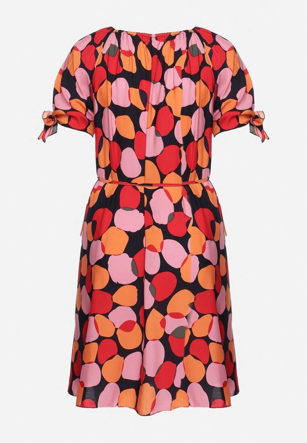 Born2be - Różowa Trapezowa Sukienka Bawełniana z Elastycznym Dekoltem i Sznurkiem w Talii Eeraphina. Kolor: różowy. Materiał: bawełna. Typ sukienki: trapezowe. Styl: wizytowy, rockowy, elegancki