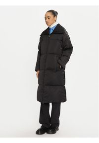 Calvin Klein Płaszcz zimowy K20K207721 Czarny Regular Fit. Kolor: czarny. Materiał: syntetyk. Sezon: zima
