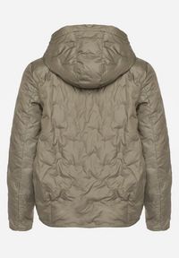 Born2be - Jasnozielona Pikowana Kurtka Przejściowa z Kapturem Arivitte. Okazja: na co dzień. Typ kołnierza: kaptur. Kolekcja: plus size. Kolor: zielony. Materiał: jeans. Styl: casual, elegancki #3