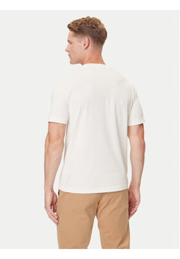 GANT - Gant T-Shirt 2003342 Écru Regular Fit. Materiał: bawełna