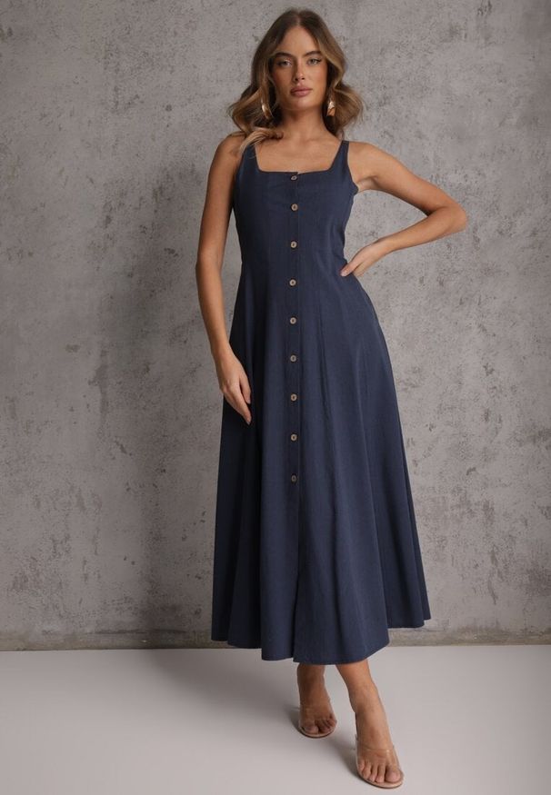 Renee - Granatowa Sukienka Rozkloszowana z Wiskozą i Bawełną Ozdobiona Guzikami Nikippe. Okazja: na spacer. Kolor: niebieski. Materiał: wiskoza, bawełna. Długość rękawa: na ramiączkach. Wzór: aplikacja. Sezon: lato