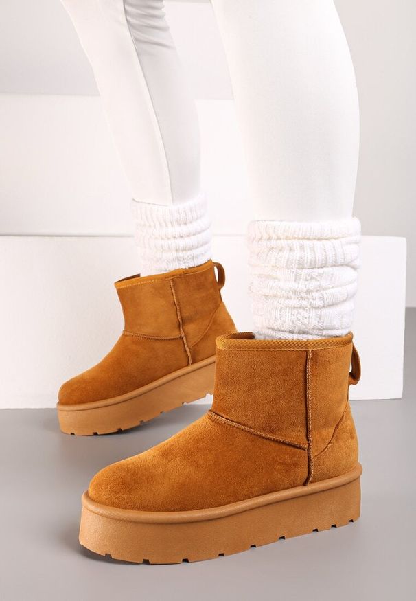 Born2be - Brązowe Śniegowce na Platformie z Wsuwaną Cholewką Irialia. Okazja: na co dzień, do pracy. Kolor: brązowy. Materiał: wełna, jeans. Szerokość cholewki: normalna. Sezon: zima. Obcas: na platformie. Styl: casual, elegancki