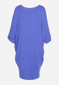 Born2be - Granatowa Wiskozowa Sukienka w Stylu T-shirt z Krótkim Rękawem Fianessa. Okazja: na spotkanie biznesowe. Kolor: niebieski. Materiał: wiskoza. Długość rękawa: krótki rękaw. Wzór: aplikacja. Styl: klasyczny, biznesowy #7