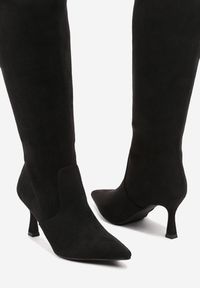 Born2be - Czarne Eleganckie Kozaki Vices na Szpilce z Imitacji Zamszu Izanori. Okazja: do pracy. Kolor: czarny. Materiał: zamsz. Sezon: zima, jesień. Obcas: na szpilce. Styl: elegancki