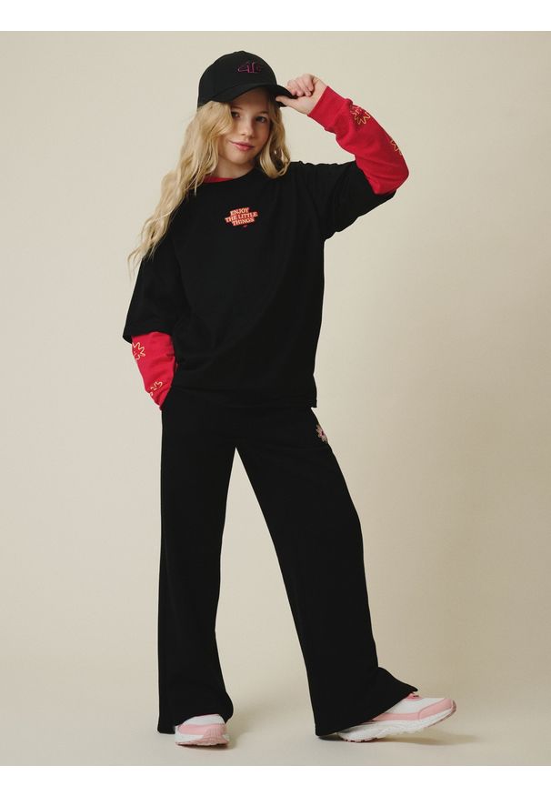 4f - 4F T-shirt loose z nadrukiem dziewczęcy - czarny 146/152 (10-12 lat). Okazja: na co dzień. Kolor: czarny. Materiał: dzianina, bawełna. Wzór: nadruk. Sezon: lato. Styl: casual